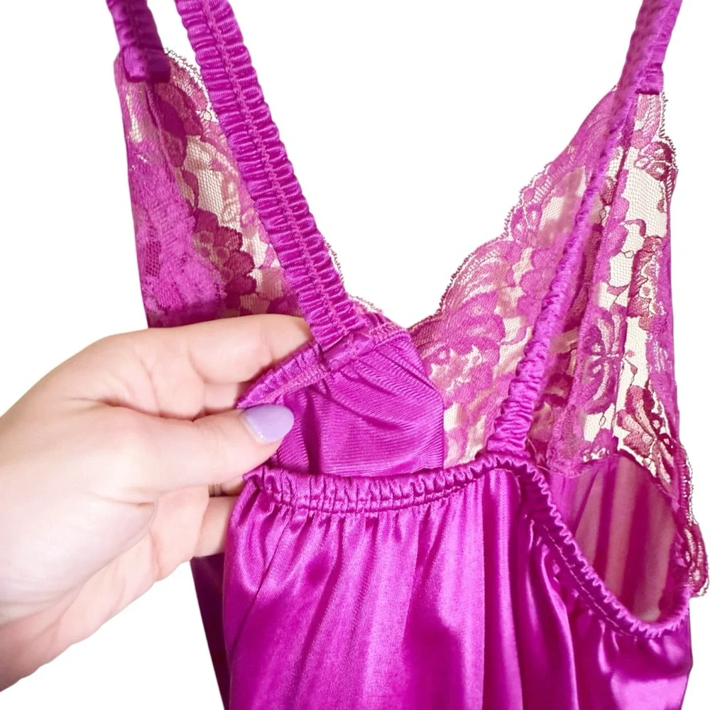 Vintage Lady Romance‎ Night Gown - Picture 5 of 6
